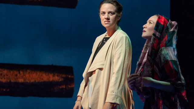 Lindsey (Katie Rubin*) and Samantha (Charisse Loriaux*) in 'You Mean to Do Me Harm' at San Francisco Playhouse.