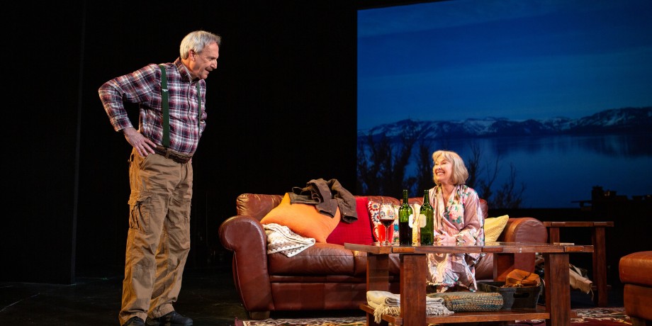 Len (Dan Hiatt) and Jackie (Lorri Holt) hit it off during Jackie's weekend getaway. Len (Dan Hiatt) and Jackie (Lorri Holt) hit it off during Jackie's weekend getaway.