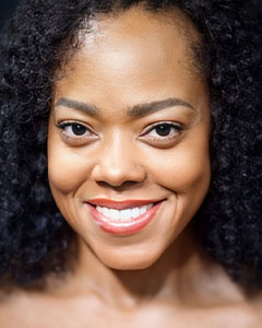 Jenn Stephens headshot