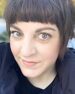 Leslie Waggoner headshot