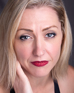 Nicole Helfer headshot